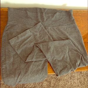 Motherhood Maternity yoga pants